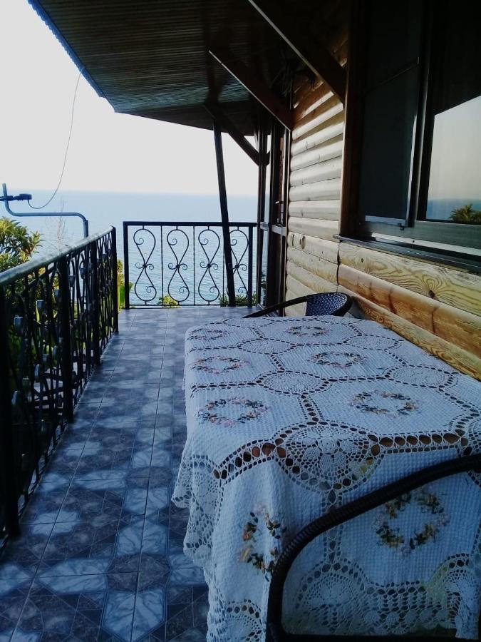 Hôtel Гостевой Дом Исмаил à New Athos Extérieur photo